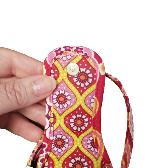 Vera Bradley Quilted Wristlet Case Raspberry Fizz Pink Floral Paisley Phone Case - Picture 4 of 7